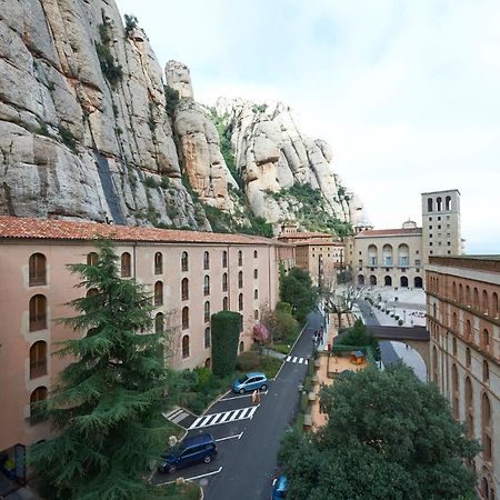 Apartamentos Montserrat Abat Marcet Exteriör bild