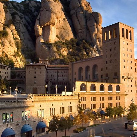 Apartamentos Montserrat Abat Marcet Exteriör bild