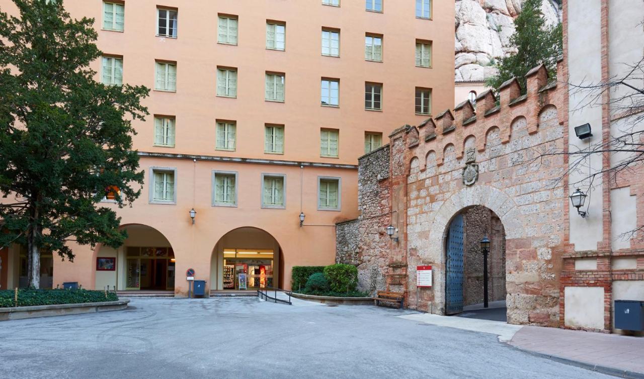 Apartamentos Montserrat Abat Marcet Exteriör bild