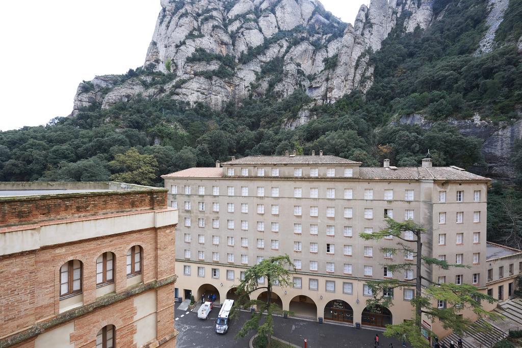 Apartamentos Montserrat Abat Marcet Exteriör bild