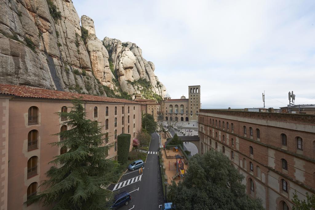 Apartamentos Montserrat Abat Marcet Exteriör bild